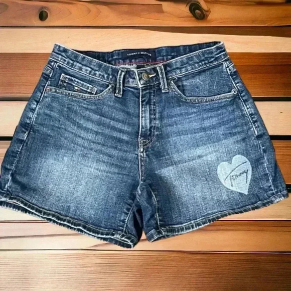 Tommy Hilfiger TH Flex Heart Logo Denim Shorts | Size 2 | Cute & Comfy 4" Inseam - Picture 5 of 6